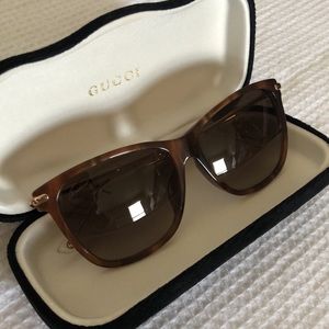 Women’s Gucci Sunglasses with Case